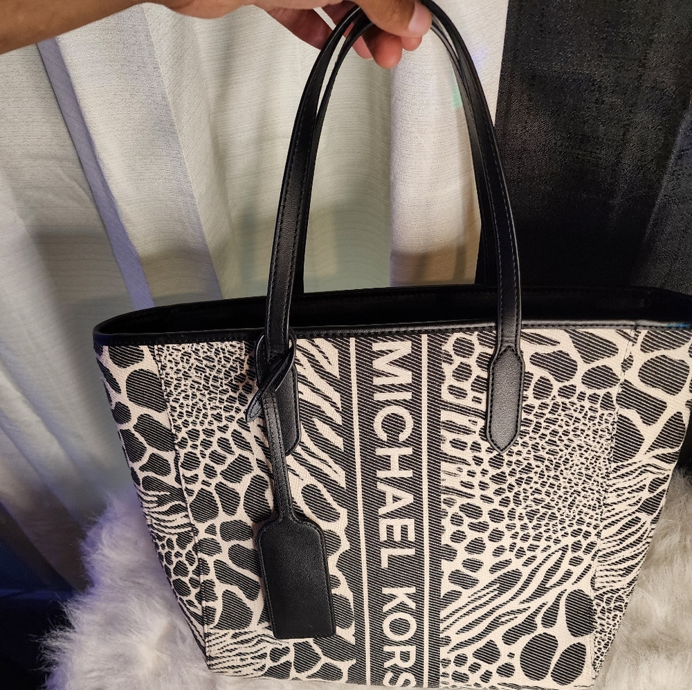 Micheal kors tote bag